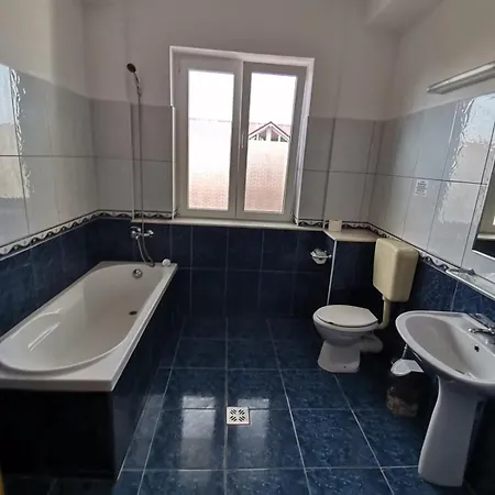 Konukevi Cristal 3*