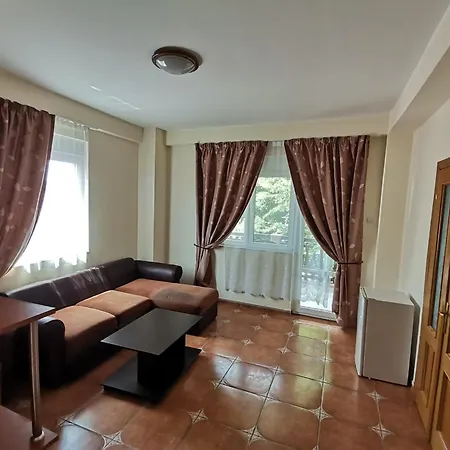 Cristal Guest house 3*